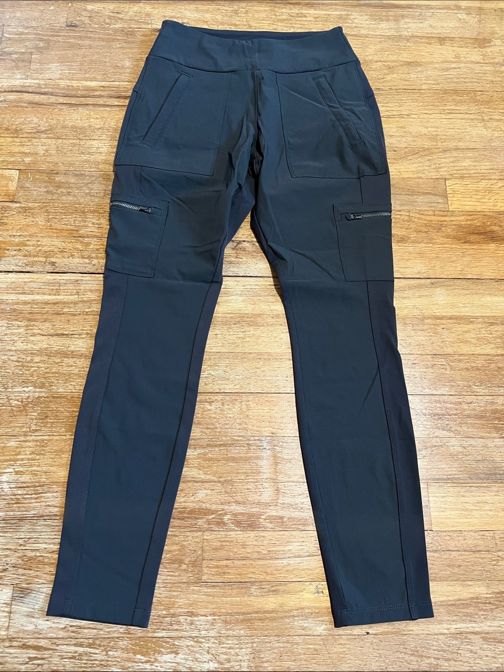 Athleta Headlands Hybrid Cargo Tight Grey size 2